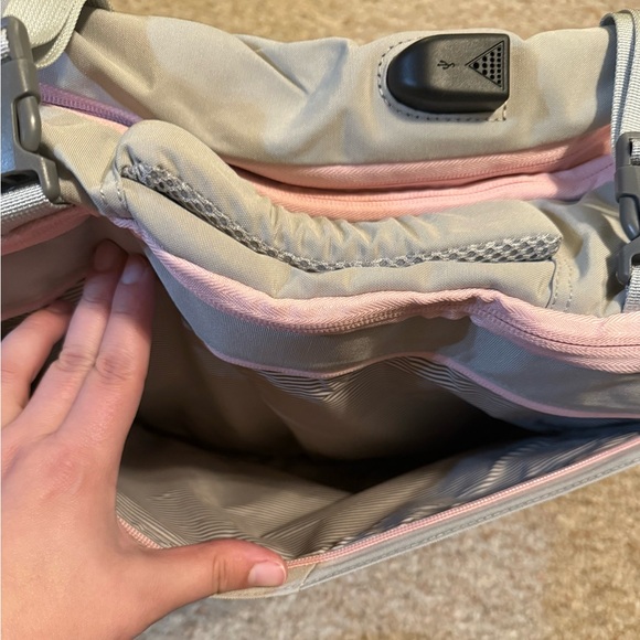 LOVEVOOK Travel Backpack, 40L Extra Large Backpack, Carry on Backpack 17 Inch - Picture 5 of 13